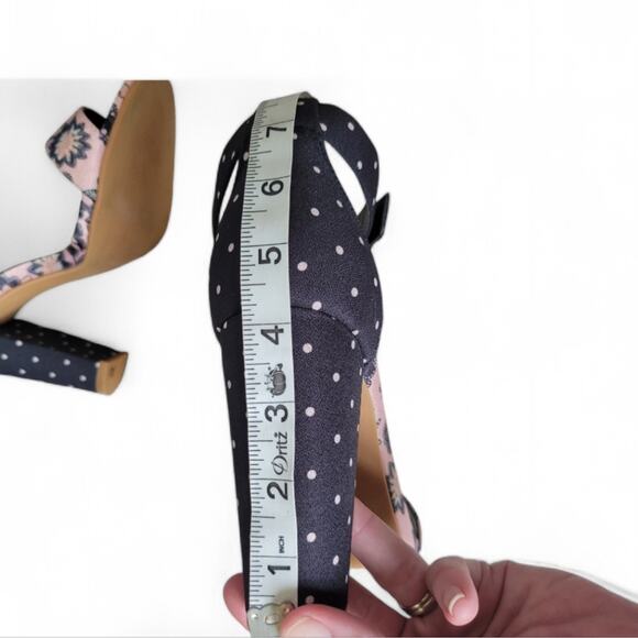 Torrid Paisley Dot Sandals Size 8.5W Ankle Strap Pink Polk Dots - Picture 9 of 12